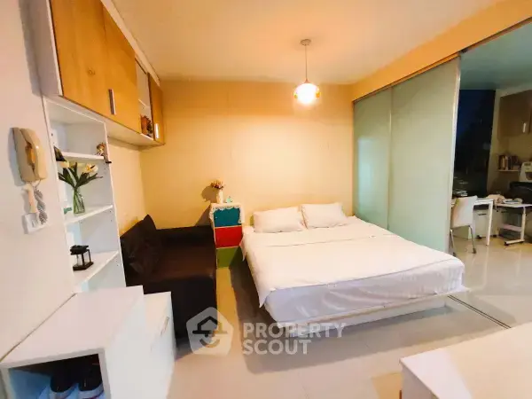1-BR Condo at The IRIS Rama 9 - Srinagarindra near ARL Hua Mak — photo 5
