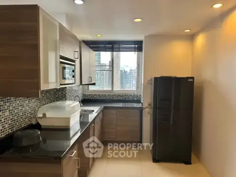 2-BR Condo at Top View Tower Condominium near BTS Thong Lor — photo 3