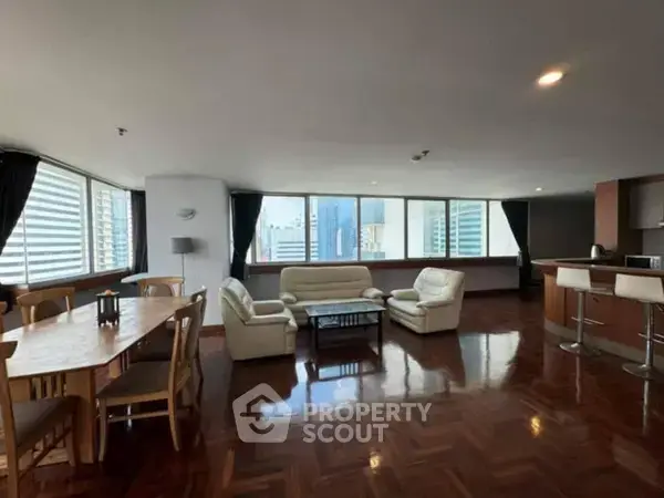 2-BR Condo at Asoke Place near MRT Sukhumvit — photo 2