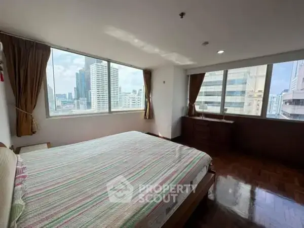2-BR Condo at Asoke Place near MRT Sukhumvit — photo 7