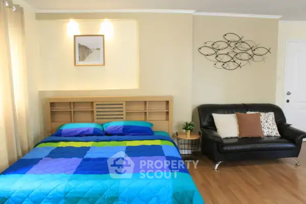 1-BR Condo at Lumpini Place Narathiwas 24 in Chong Nonsi — photo 2