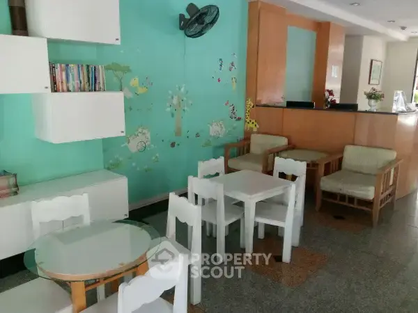 1-BR Condo at Lumpini Place Narathiwas 24 in Chong Nonsi — photo 7