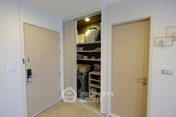 1-BR Condo at Rhythm Asoke near MRT Phra Ram 9 — фото 4