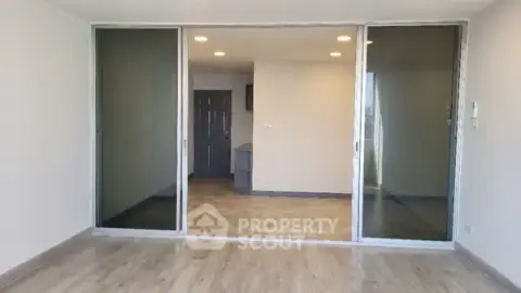 2-BR Condo at Pisawit Tower Condominium near BTS Ha Yaek Lat Phrao — photo 2