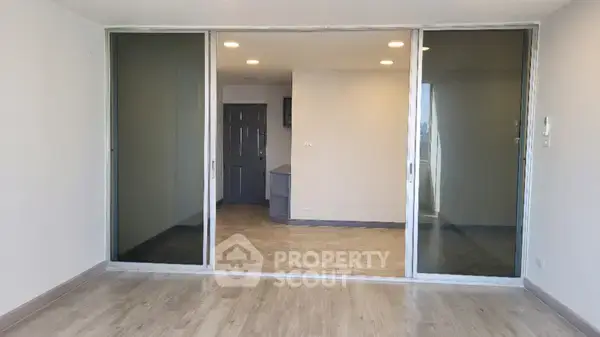 2-BR Condo at Pisawit Tower Condominium near BTS Ha Yaek Lat Phrao — photo 2
