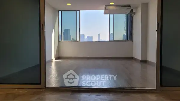 2-BR Condo at Pisawit Tower Condominium near BTS Ha Yaek Lat Phrao — photo 6