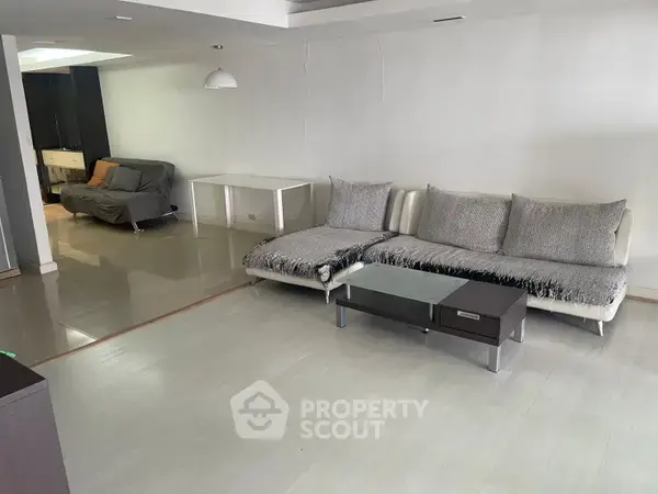 2-BR Condo at Las Colinas near BTS Asok — фото 2