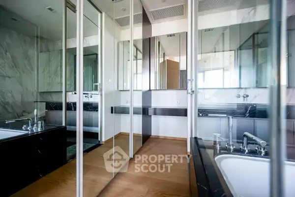 1-BR Condo at Saladaeng One near MRT Si Lom — photo 4