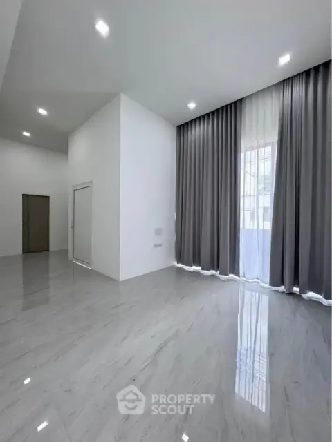 2-BR House in Yang Noeng — photo 3