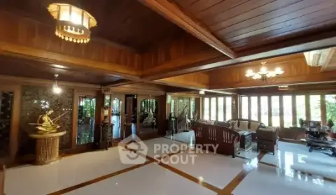 5-BR House in San Kamphaeng — фото 4