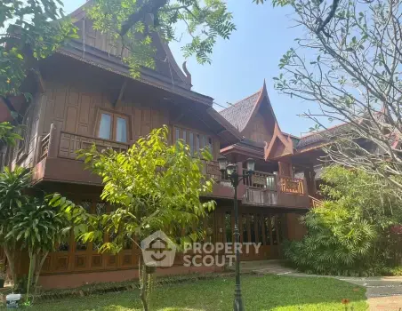 5-BR House in San Kamphaeng — фото 2