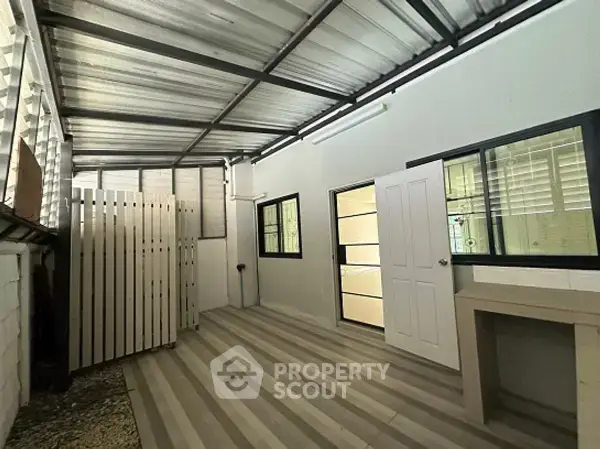 3-BR Townhouse in San Klang — photo 4
