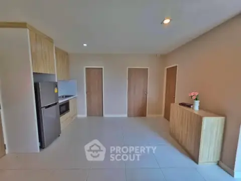 2-BR Condo at 103 Central Condominium in Chai Sathan — фото 3