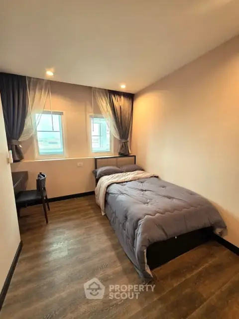 2-BR Condo at 103 Central Condominium in Chai Sathan — фото 5
