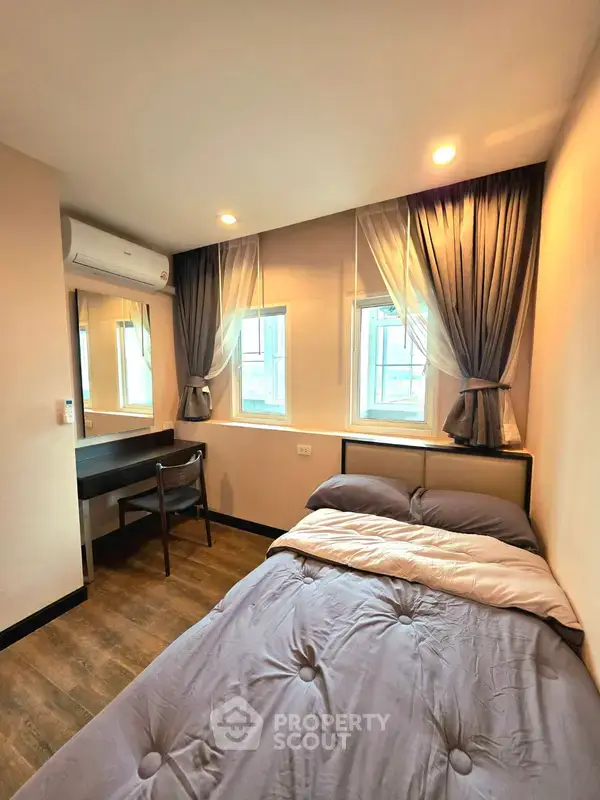 2-BR Condo at 103 Central Condominium in Chai Sathan — фото 6