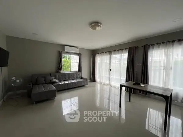 4-BR House in Huai Sai — photo 6