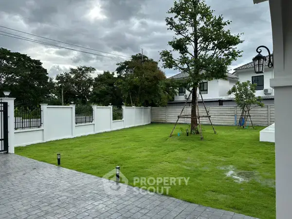 4-BR Villa in Huai Sai — photo 3