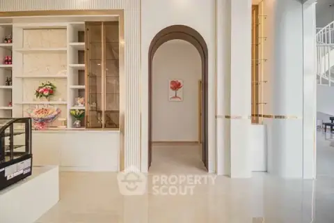 6-BR Villa in Tha Wang Tan — ภาพ 5