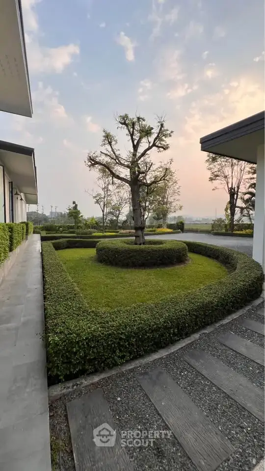 5-BR House in San Sai Noi — photo 4