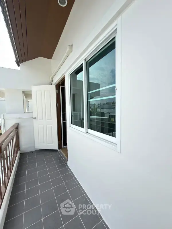 4-BR House in San Sai Noi — photo 4