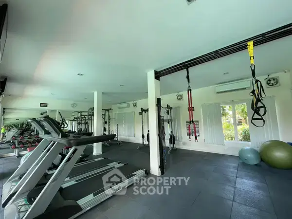 4-BR Condo at Lanna Condominium in Pa Tan — 照片 6