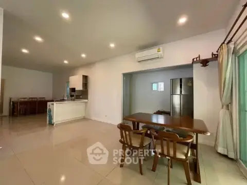 4-BR Condo at Lanna Condominium in Pa Tan — 照片 4