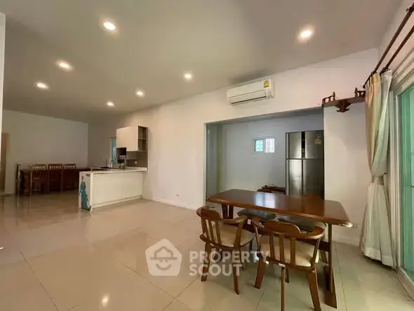 4-BR Condo at Lanna Condominium in Pa Tan — 照片 4