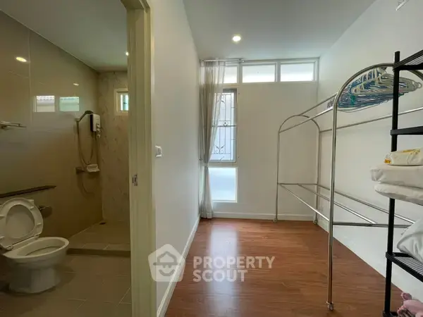 4-BR Condo at Lanna Condominium in Pa Tan — 照片 5