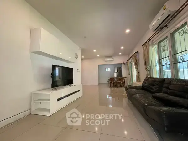 4-BR Condo at Lanna Condominium in Pa Tan — 照片 7