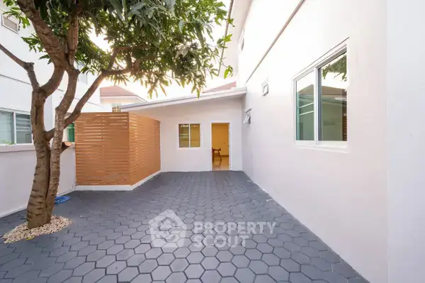 4-BR House in Ton Pao — photo 3