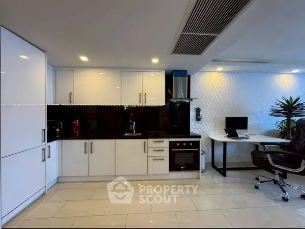 2-BR Condo at Grand Avenue Pattaya close to Pattaya South — ภาพ 6