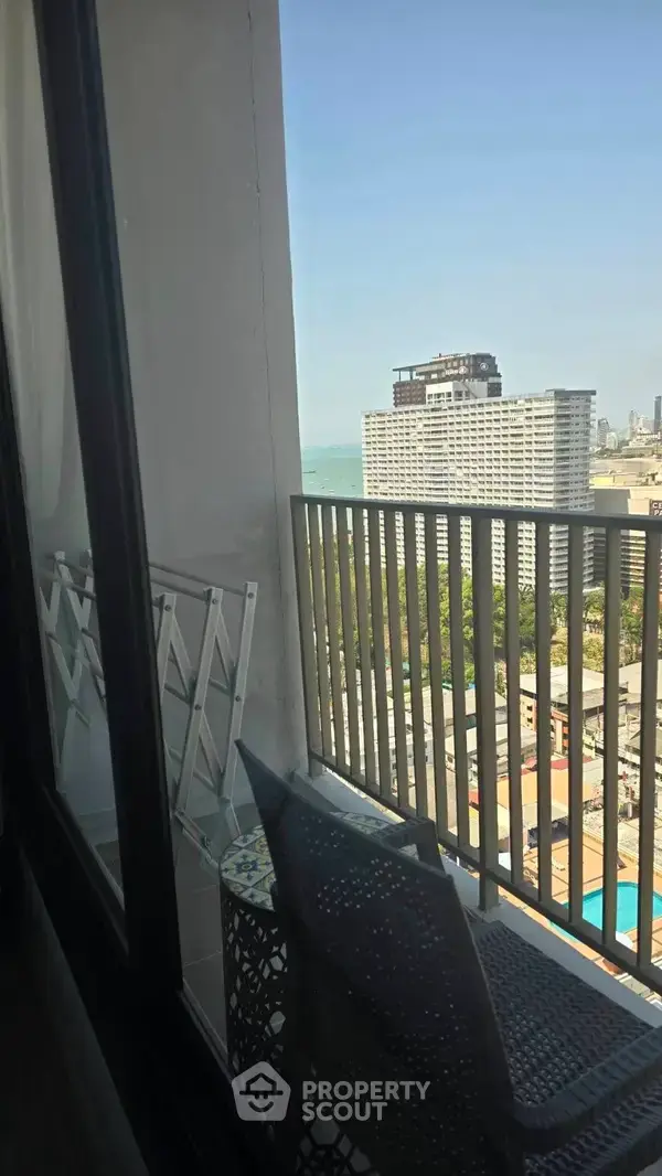 1-BR Condo at The Base Central Pattaya close to Central Festival Pattaya — photo 3