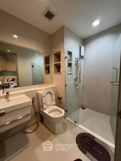 1-BR Condo at Life Sukhumvit 62 near BTS Bang Chak — photo 4