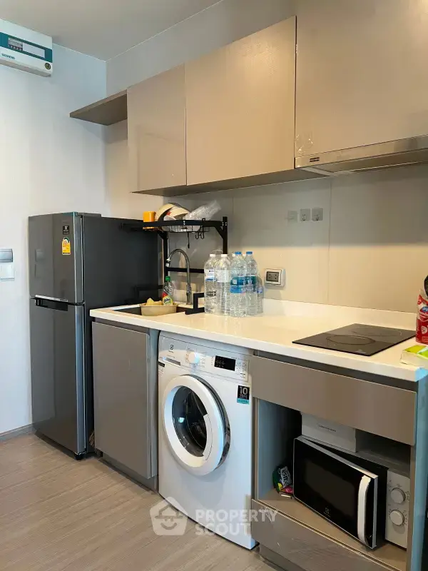 1-BR Condo at Life Sukhumvit 62 near BTS Bang Chak — photo 5