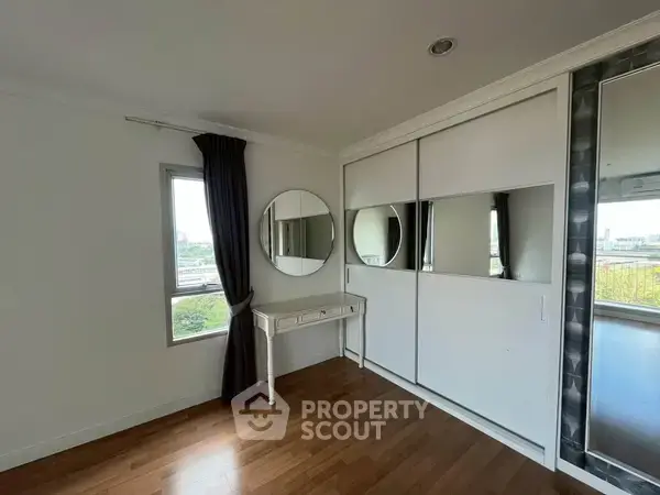 2-BR Condo at Lumpini Place Rama 9–Ratchada near MRT Phra Ram 9 — photo 7