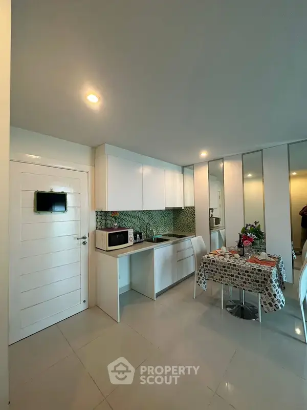 1-BR Condo at Amazon Residence Pattaya Condominiums close to Pattaya — photo 6