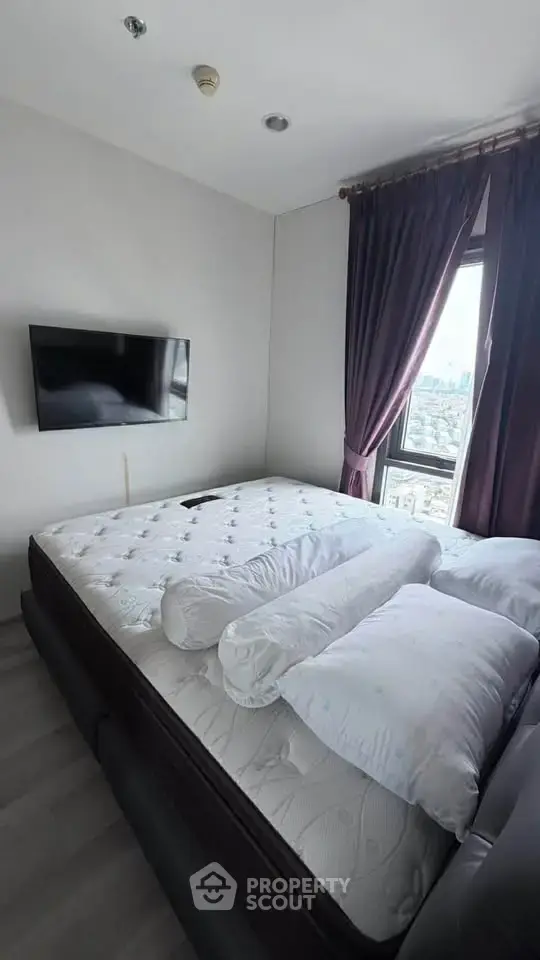 2-BR Condo at Centric Ratchada-Suthisan near MRT Sutthisan — photo 4