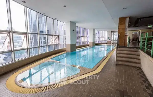 2-BR Condo at Sathorn House Condominium near BTS Surasak — photo 3