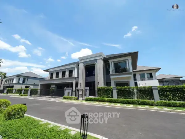 5-BR House at Grand Bangkok Boulevard Ramintra-Kaset Nawamin in Khan Na Yao — photo 2