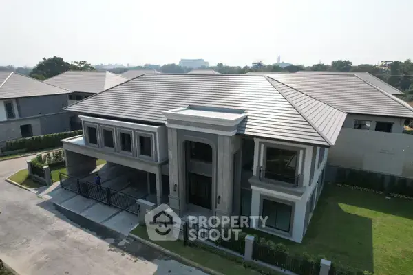 5-BR House at Grand Bangkok Boulevard Ramintra-Kaset Nawamin in Khan Na Yao — photo 4