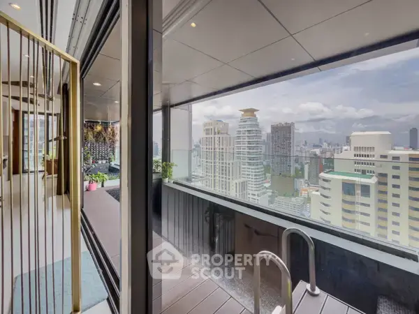 3-BR Condo at Vittorio Sukhumvit 39 near BTS Phrom Phong — photo 5