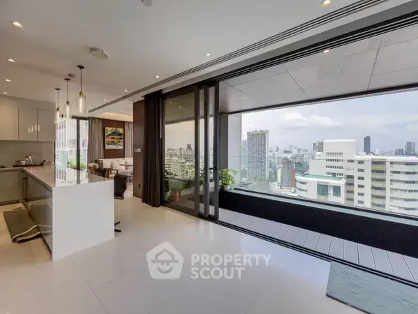 3-BR Condo at Vittorio Sukhumvit 39 near BTS Phrom Phong — photo 2
