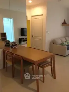 2-BR Condo at Q House Sathon near BTS Krung Thon Buri — photo 2