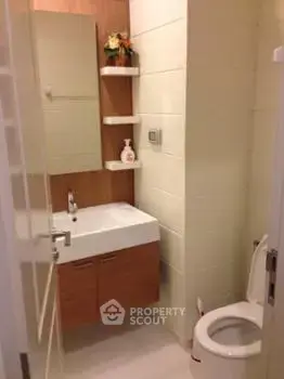 2-BR Condo at Q House Sathon near BTS Krung Thon Buri — photo 3