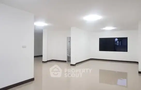 4-BR House in Chai Sathan — ภาพ 3
