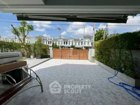 3-BR Townhouse at Indy 2 Bangna-Ramkhamhaeng 2 in Dokmai — photo 3