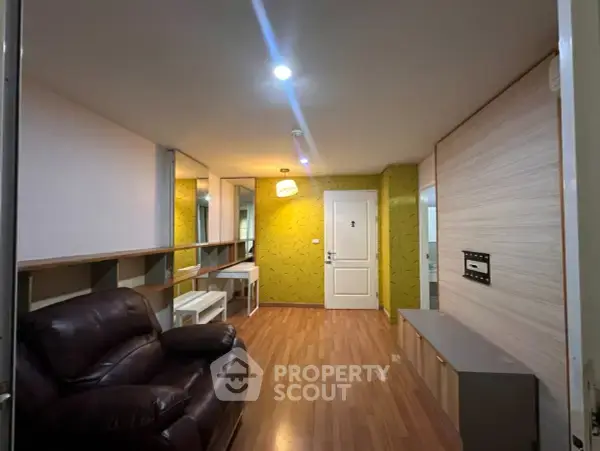 1-BR Condo at U Sabai Rama 4 Kluaynamthai near BTS Phra Khanong — photo 3