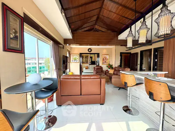3-BR Penthouse at Siam Oriental Elegance 2 close to Phratamnak — photo 3