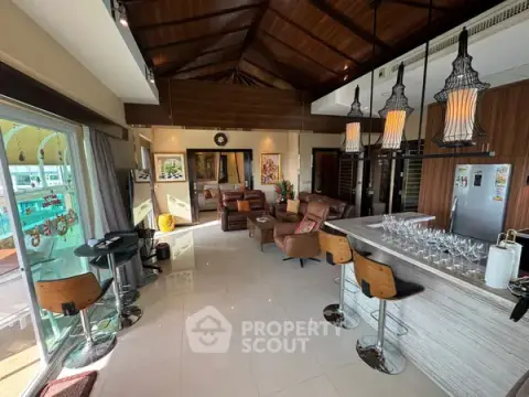 3-BR Penthouse at Siam Oriental Elegance 2 close to Phratamnak — photo 2