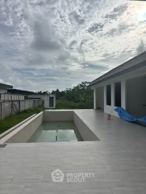 4-BR Townhouse in Si Sunthon — 照片 4